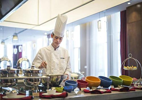 Иньчуань: Ruijing New Hualian Hotel