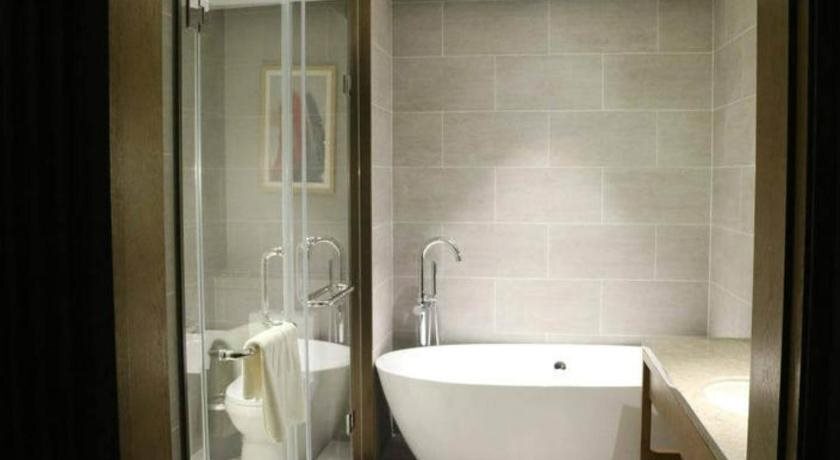 Иньчуань: Ruijing New Hualian Hotel