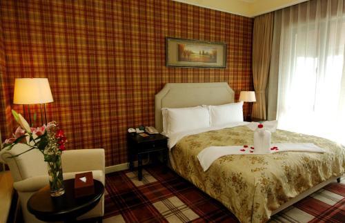 Пекин: Beijing Jinhai Lake Yacht Resort