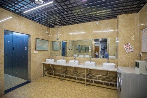 Синин: He Huang Memory Youth Hostel