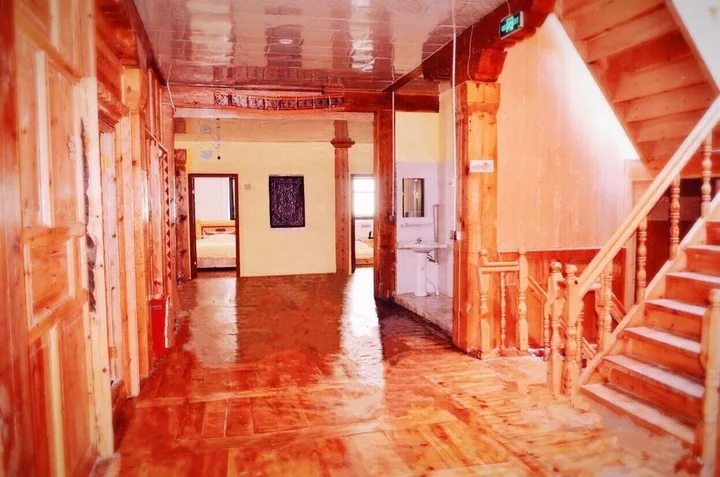 Дабба: Daocheng Mizang Hostel