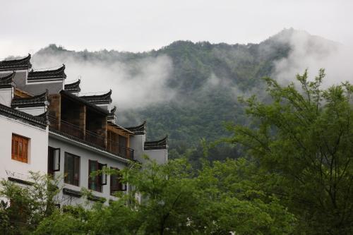Шанграо: The Moon House