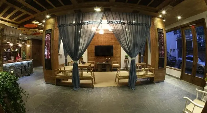 Шанграо: The Moon House