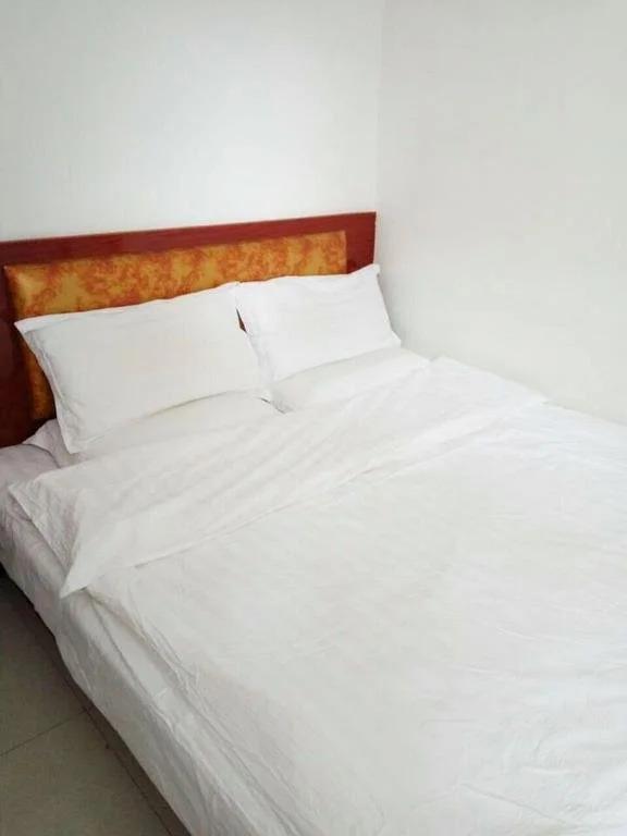 Чэндэ: Xinglong Jiahong Inn