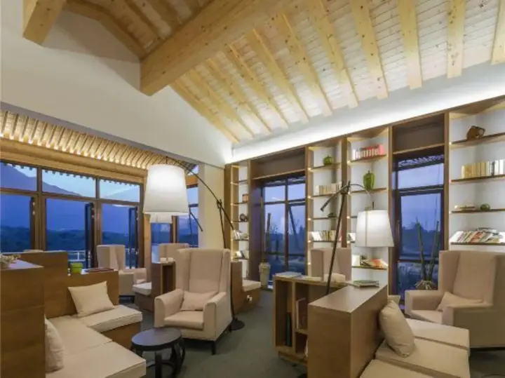 Чичжоу: Jiuhua Mountain Demaotang Hotel