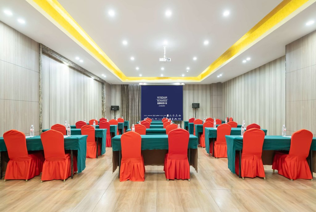 Линьи: Ramada Linyi North
