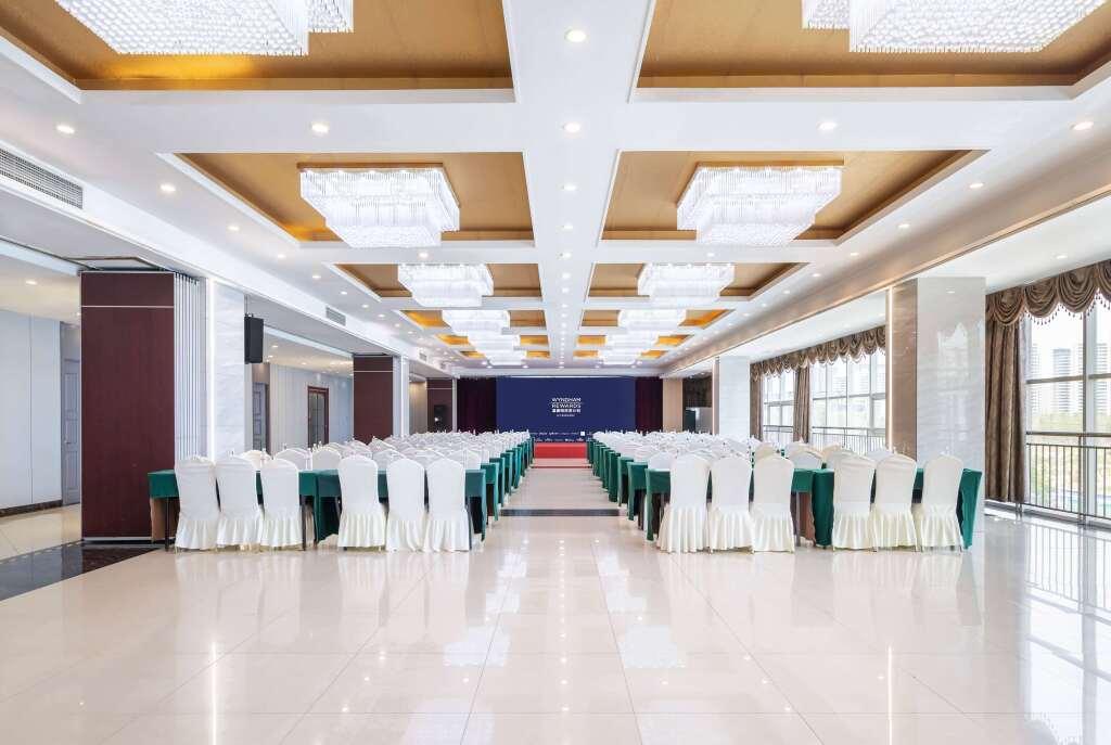 Линьи: Ramada Linyi North
