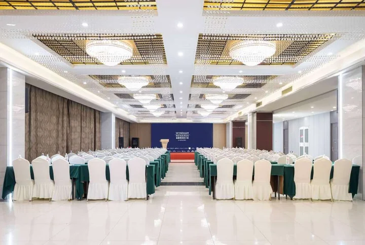 Линьи: Ramada Linyi North