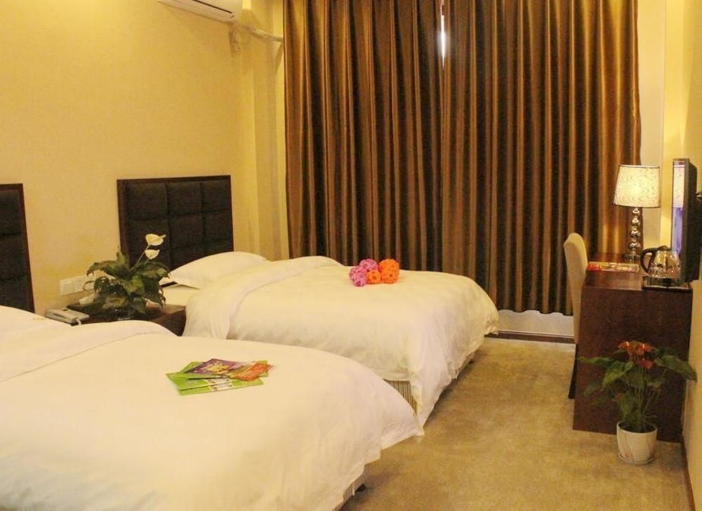 Чэнду: Jinhangong Hotel (Chengdu Fengxi Avenue)
