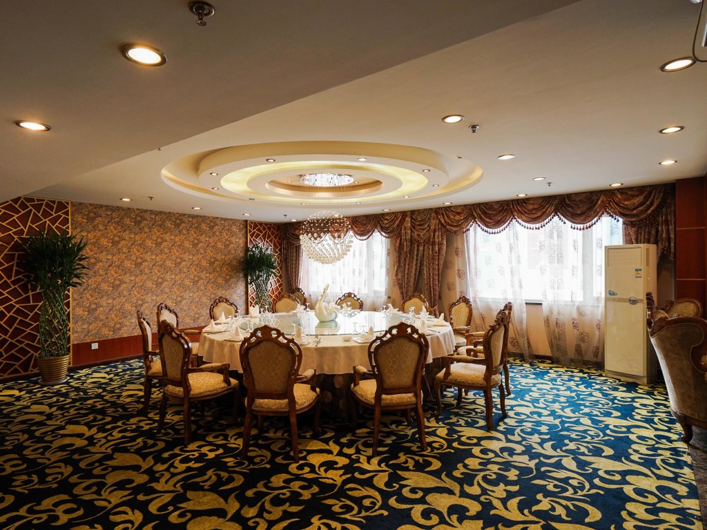 Пекин: Super House International