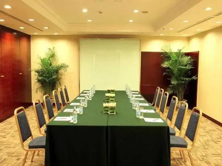 Пекин: Days Inn Business Place