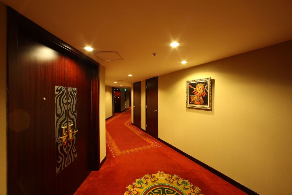 Пекин: Qian Men Jian Guo Hotel