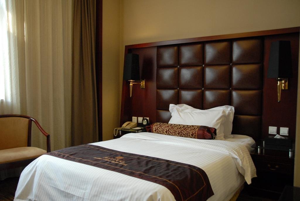 Пекин: Qian Men Jian Guo Hotel
