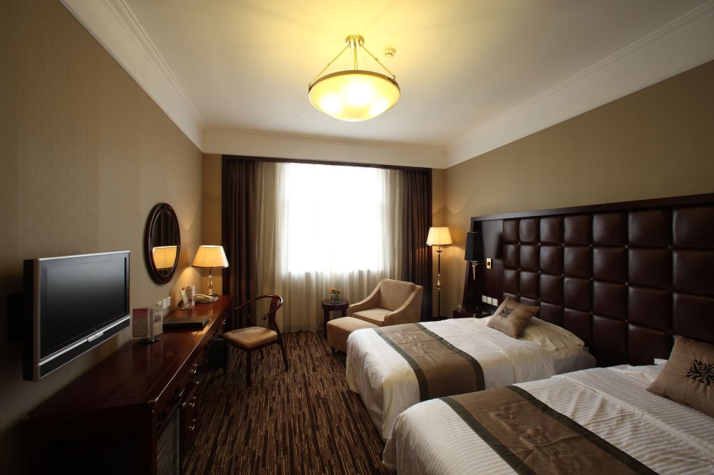Пекин: Qian Men Jian Guo Hotel