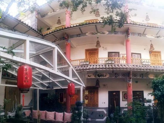 Дали: Yunconglong Inn