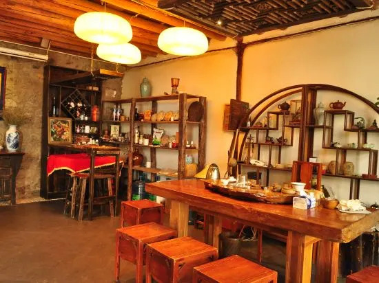 Дали: Yunconglong Inn