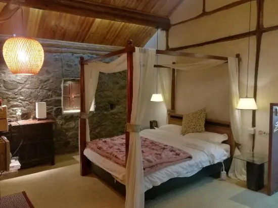 Дали: Yunconglong Inn
