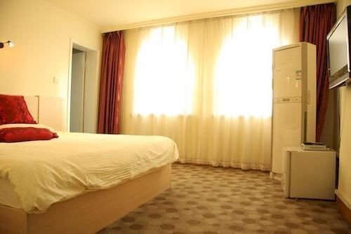 Далянь: Yijia Express Hotel