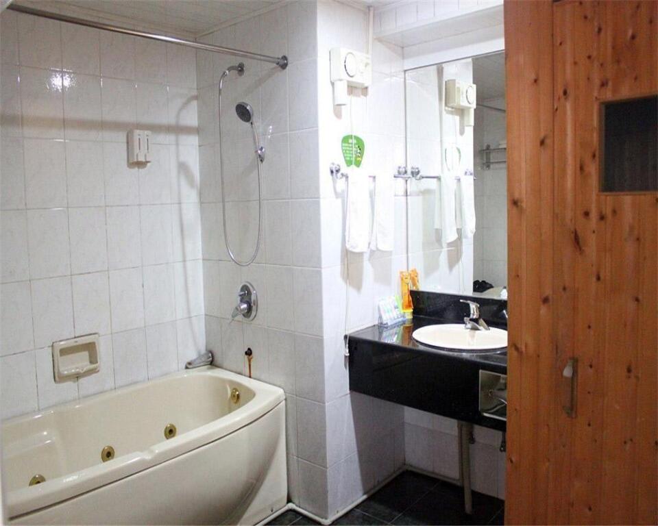 Далянь: Yijia Express Hotel
