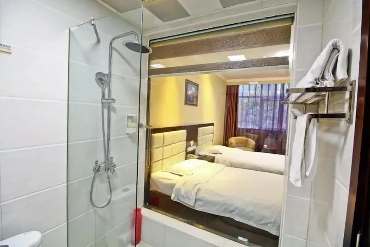 Баоцзи: Super 8 Hotel Baoji Railway Station