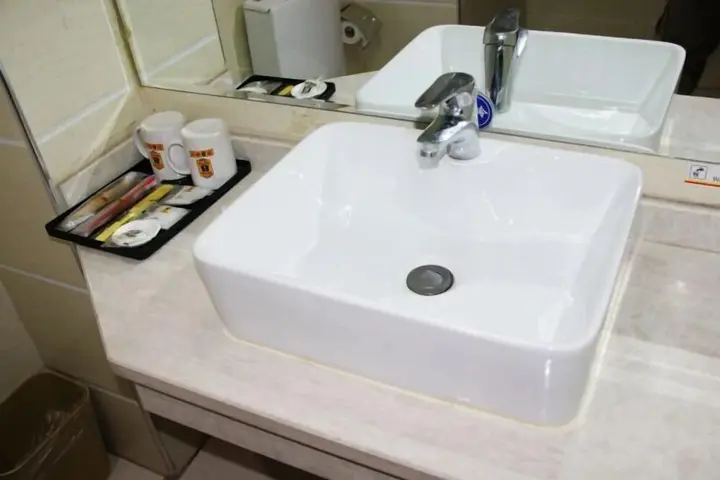Баоцзи: Super 8 Hotel Baoji Railway Station