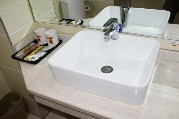 Баоцзи: Super 8 Hotel Baoji Railway Station