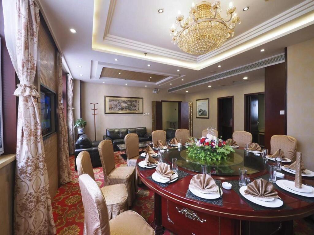 Баоцзи: Super 8 Hotel Baoji Railway Station