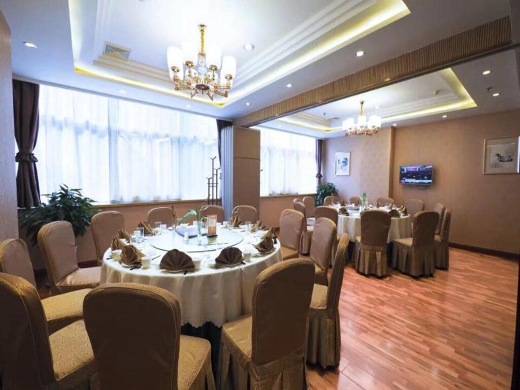 Баоцзи: Super 8 Hotel Baoji Railway Station