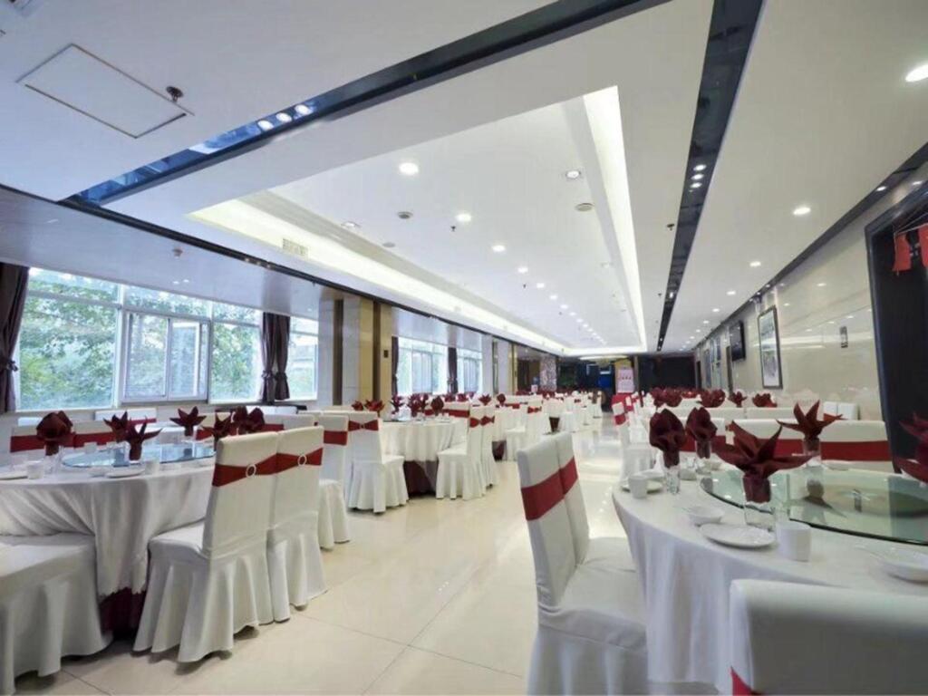 Баоцзи: Super 8 Hotel Baoji Railway Station
