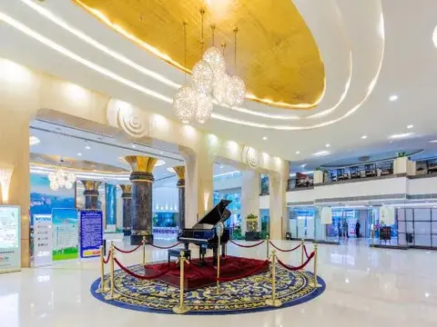 Шаогуань: Hotel De Royce