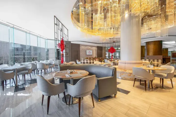 Шанхай: Ramada Plaza Pudong