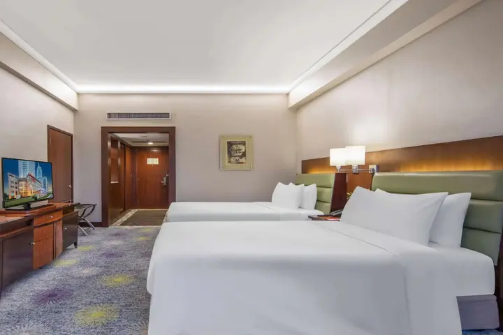 Шанхай: Ramada Plaza Pudong
