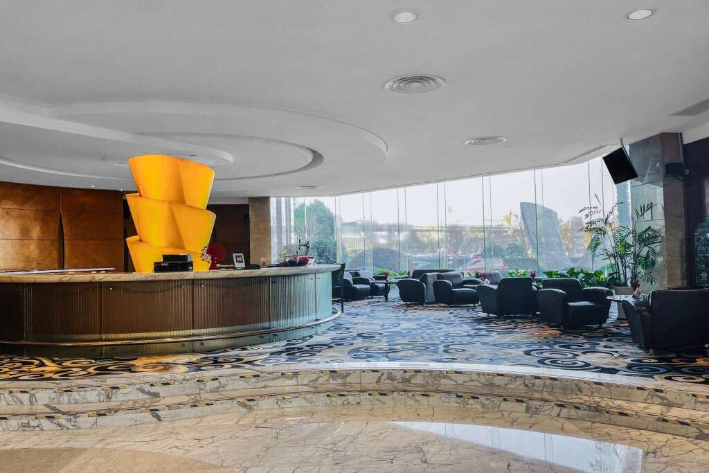 Шанхай: Ramada Plaza Pudong
