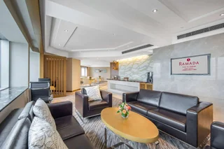 Шанхай: Ramada Plaza Pudong