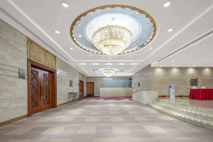 Шанхай: Ramada Plaza Pudong
