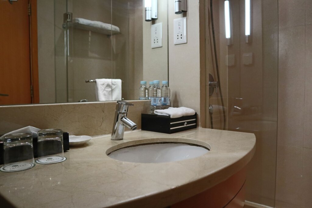 Шанхай: Jin Jiang Tian Cheng Hotel