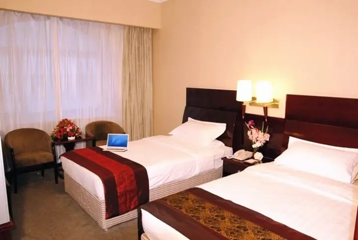 Инкоу: Mando Hotel