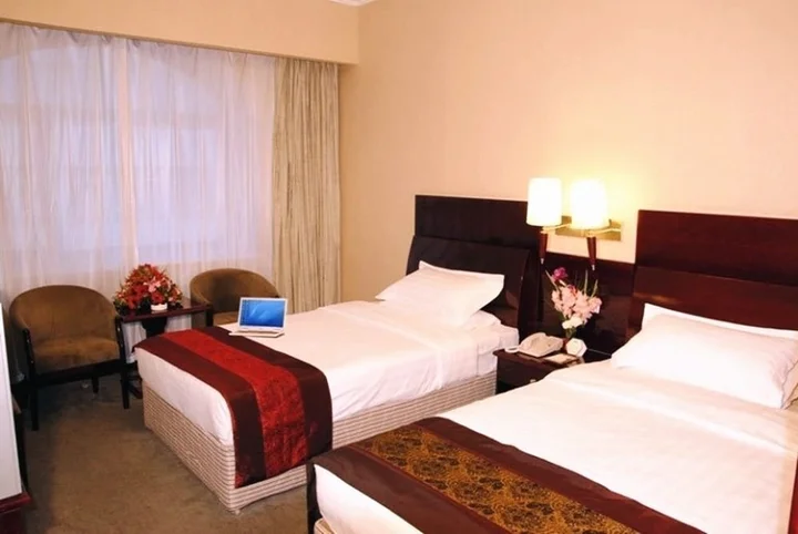 Инкоу: Mando Hotel