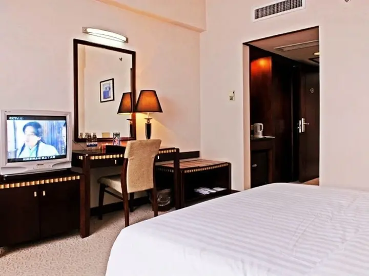 Инкоу: Mando Hotel