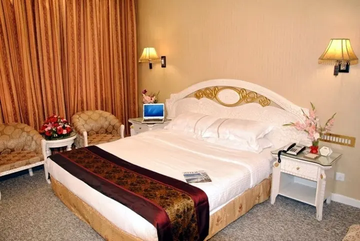 Инкоу: Mando Hotel
