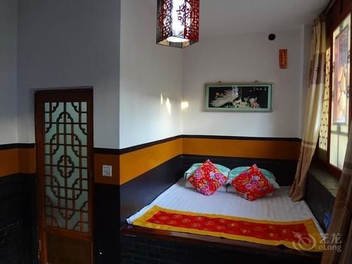 Цзиньчжун: Pingyao Tai He Men Roadhouse