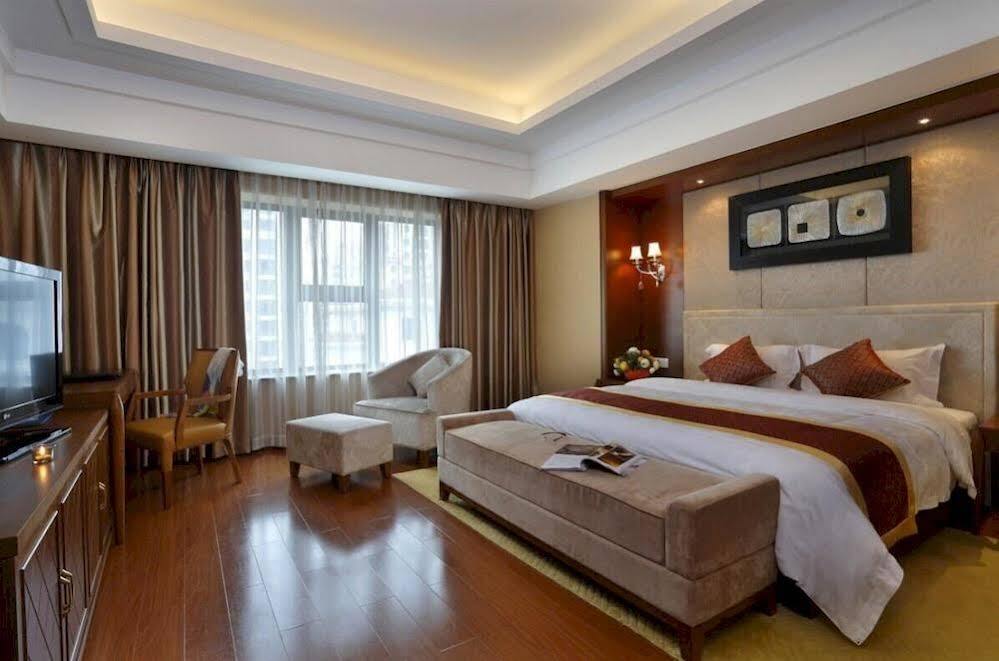 Цюнхай: Wenhua Herton Hotel