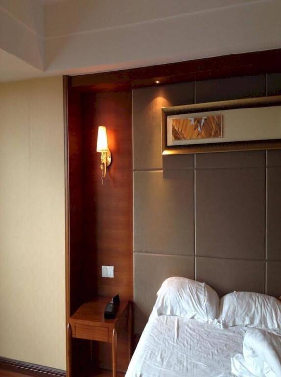 Цюнхай: Wenhua Herton Hotel