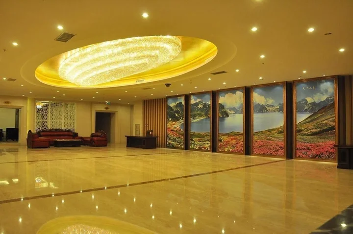 Яньцзи: Yanji Changbaisong Hotel