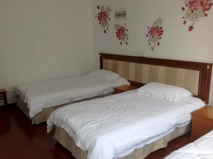 Чжоушань: Putuo Mountain Zitaomingyue Inn
