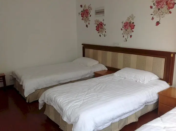 Чжоушань: Putuo Mountain Zitaomingyue Inn