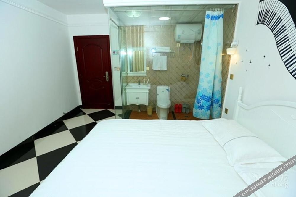 Сямынь: Xiamen Haixi Haibian Holiday Inn