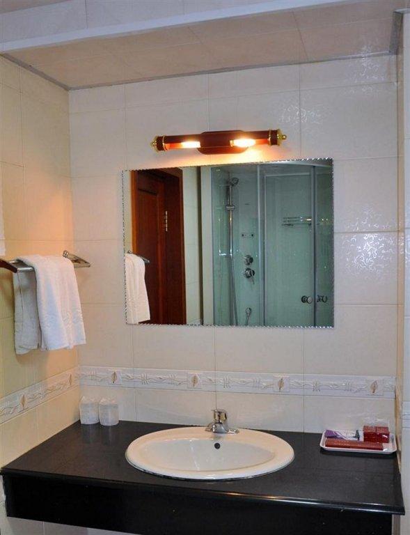 Харбин: Dongfang Hotel