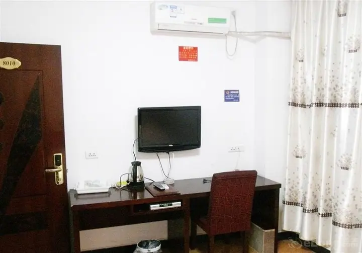 Яншо: Yangshuo Hao Ting Business Hotel