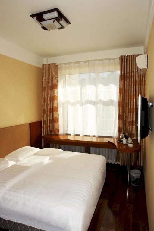 Харбин: Oriental Hotel